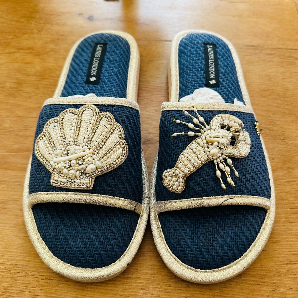 NWT Laines London Sandals/Slides in Navy Blue with Gold Shell & Lobster Brooches
